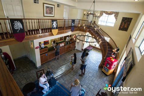 Castle Inn and Suites Review: What To REALLY Expect If You Stay