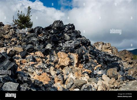 Obsidian rock formation in Newberry volcano Stock Photo - Alamy