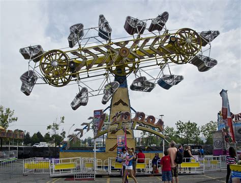 Zipper (Chance Rides product) - Coasterpedia - The Roller Coaster and ...