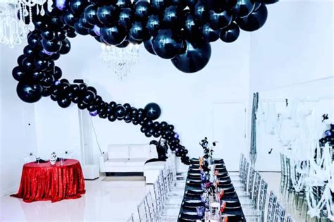 12 Chic Black And White Party Ideas For Your Next Hosting Occasion ...