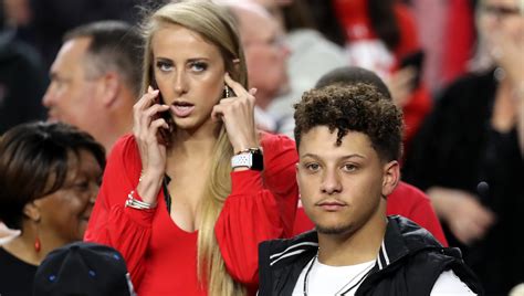 Patrick Mahomes' Girlfriend Posts Message Before Game