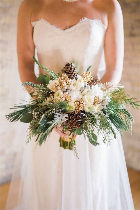 20 Chic Wedding Bouquets Ideas for Winter Brides - Elegantweddinginvites.com Blog