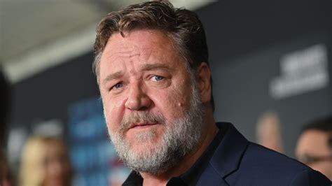 Russell Crowe uses Golden Globe win to highlight Australia bushfires ...