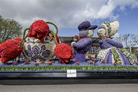 Dutch Flower Parade of the Bollenstreek - Tulip Festival Amsterdam