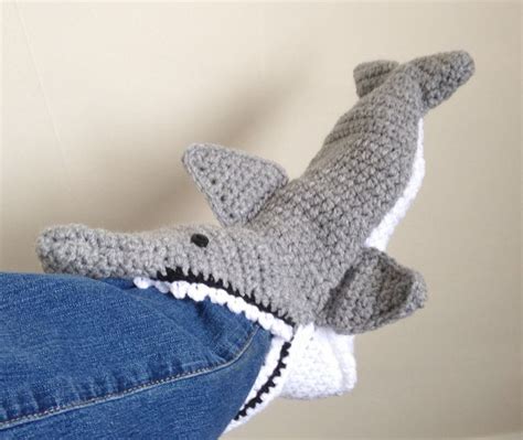 5 Free Patterns for Crochet Shark Slippers | Guide Patterns