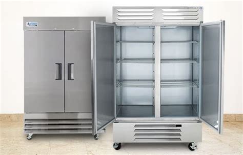 Commercial Refrigerators & Freezers - WebstaurantStore