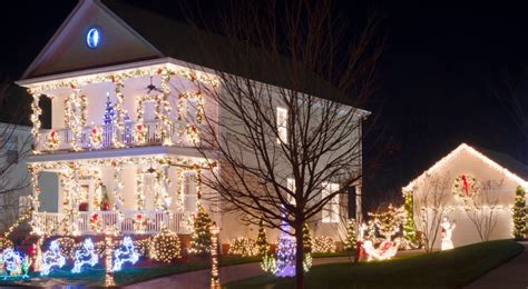 How To Place Christmas Lights In Your Yard - Rising Star Lighting