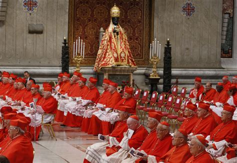 Credible leadership serves others, pope tells cardinals at consistory