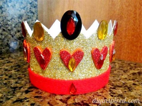 Recycled Plastic Container Crown - DIY Inspired