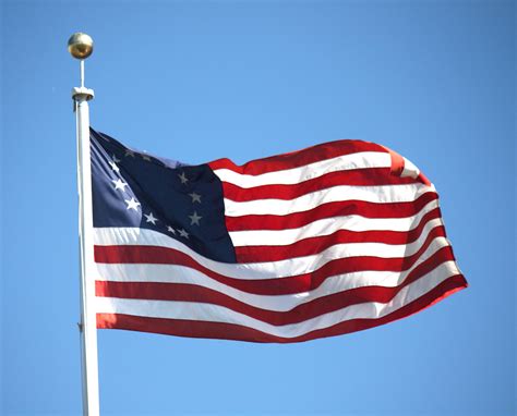 File:Betsy-Ross-Flag.jpg - Wikimedia Commons
