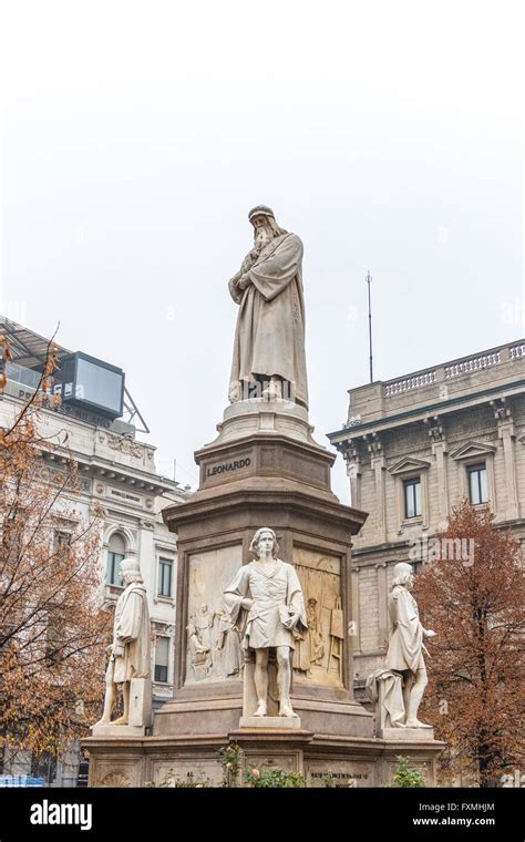 Statue of Leonardo da Vinci, Milan, Italy Stock Photo - Alamy