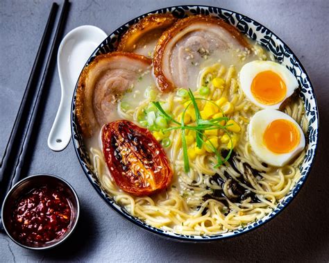 [Homemade] Tonkotsu ramen with leftover porchetta and black garlic oil. : food | Food, Food ...