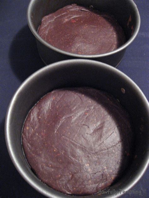 Tip - Sprinkle bottom of spring form pans with cacao powder. (tap and shake to spread even and ...