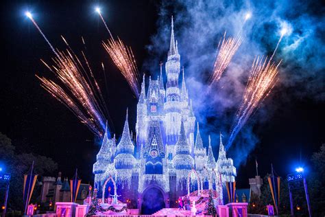 ‘A Frozen Holiday Wish’ Begins at Magic Kingdom Park Tonight | Disney Parks Blog