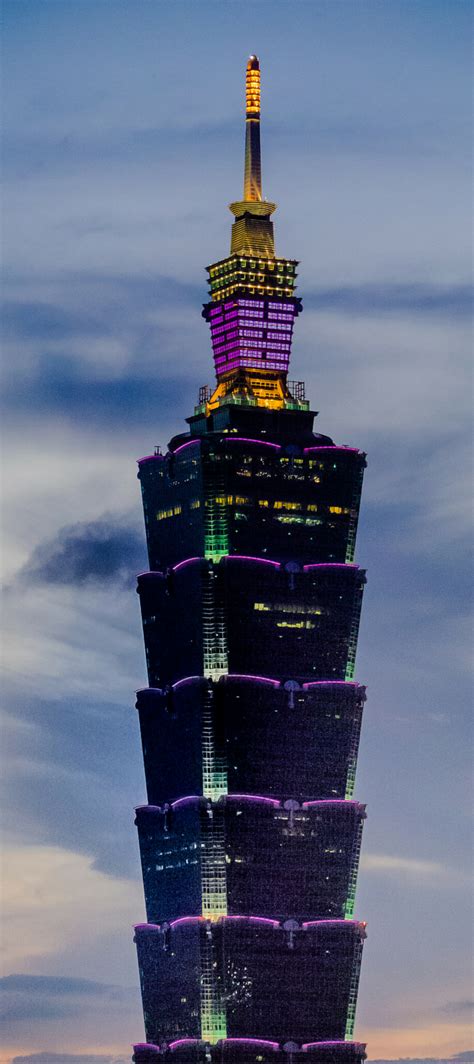 Taipei 101 and all the beautiful colours it exudes! Know more about Taiwan at http://trp.vu ...