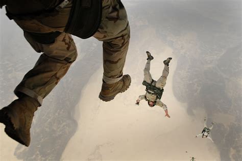 Militray Men Sky Diving · Free Stock Photo