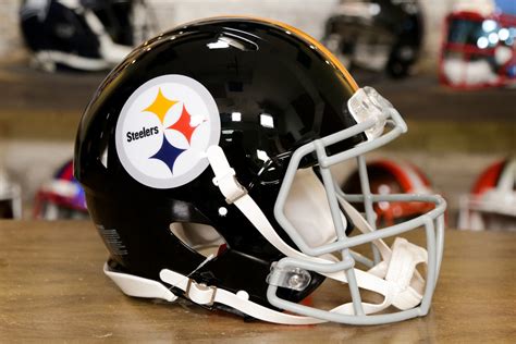 Pittsburgh Steelers Riddell Speed Authentic Helmet - 1963-1976 Throwba – Green Gridiron, Inc.