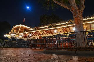 Disneyland Resort at Night | To all who come to this Happy P… | Flickr