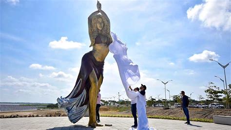 Huge Shakira statue unveiled in her hometown of Barranquilla