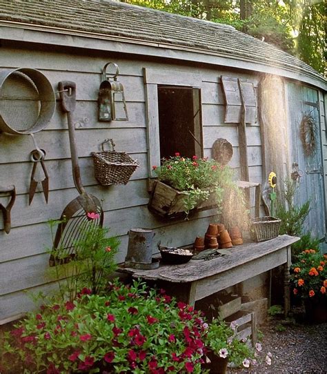 42 Beautiful Vintage Yard Decorating Ideas - DecoRewarding | Backyard ...