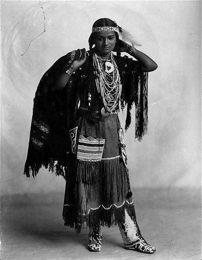 American Indian's History and Photographs: Oneida Iroquois Indians "Great Tree People"