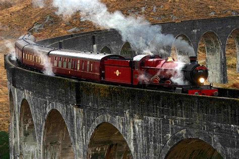 World's most famous trains | Train, Hogwarts express train, Hogwarts