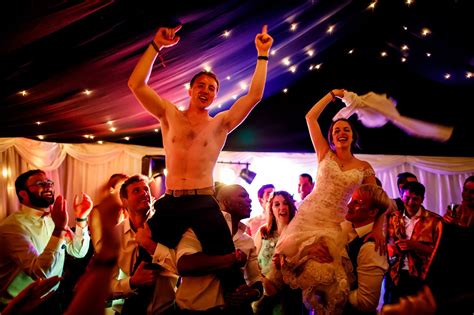 6 reasons why wedding party photography is awesome