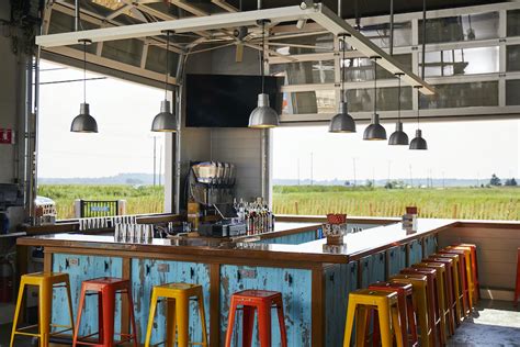 First Look: A Plum Island Beach Bar Has Taken Over a Former Auto Shop