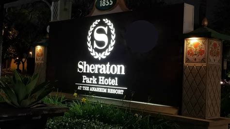 Sheraton Park Hotel at the Anaheim Resort Room Tour - YouTube