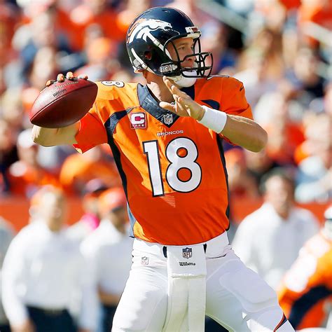 Peyton Manning of Denver Broncos throws 500th career TD pass