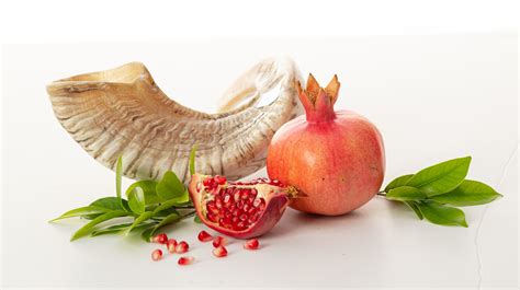 Why Pomegranate Is A Symbolic Food For Rosh Hashanah