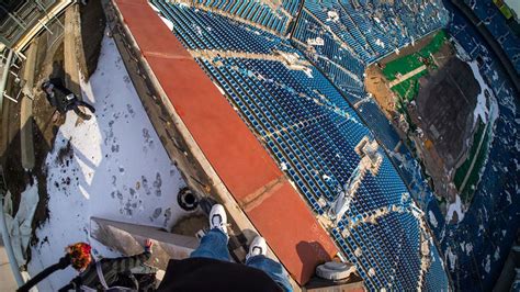 Pontiac Silverdome - ABC7 Los Angeles