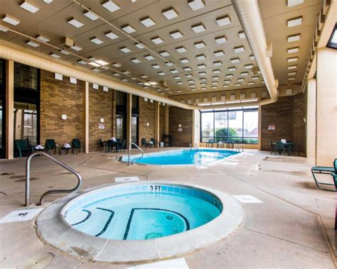 Comfort Inn and Suites in Memphis (TN) - Room Deals, Photos & Reviews