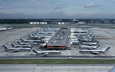 Atlanta Airport in the 1990s - Sunshine Skies