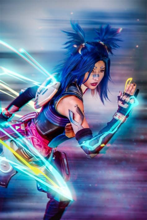 VALORANT Player Cosplays Neon in an Electrifying Cinematic