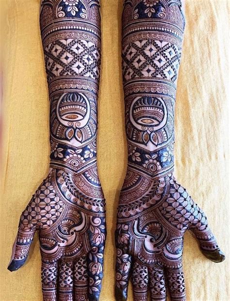 100+ Traditional and Modern Mehndi Designs For Brides and Bridesmaids | Full hand mehndi designs ...