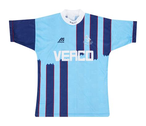 Wycombe Wanderers 1996-97 Home Kit