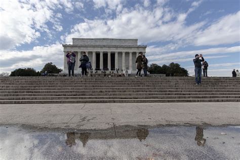 Covington Catholic Kid Falls Victim to Pride and Partisanship - Bloomberg