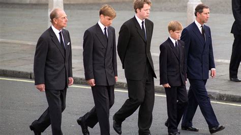 Prince Harry and Prince William to Walk Side by Side Behind Queen’s ...