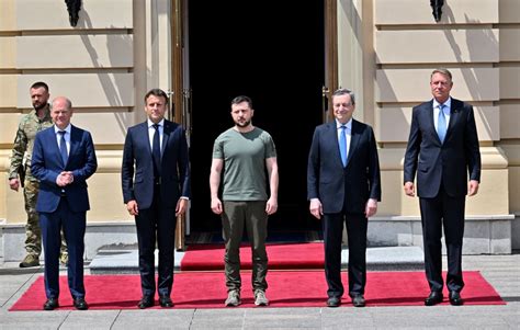 Zelensky meets with leaders of France, Germany and Italy; Macron ...