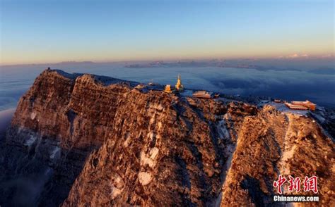 Sunrise over Golden Summit of Mount Emei - China.org.cn