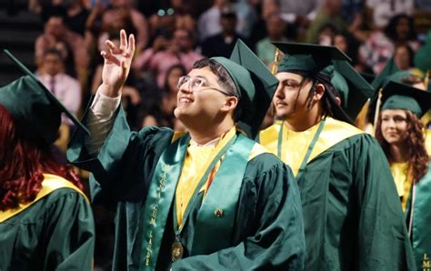 Pictures: Graduation Lake Minneola High School – Orlando Sentinel