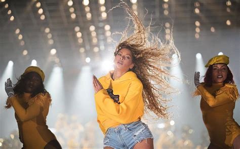 Beyonce Pays Homage To Dancehall & Jamaica At Coachella - Urban Islandz