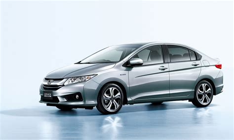 Honda Introduces Most Efficient Hybrid Sedan Named "Grace"