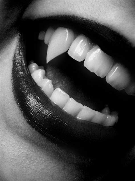 Fangs... - Traditional Vampires Photo (16179898) - Fanpop