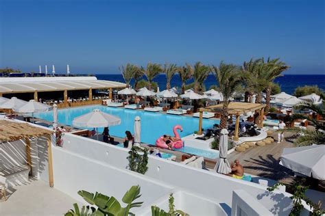 19 Best Beach Hotels in Santorini - Kamari, Perissa, Perivolos