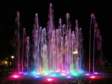 Illuminated Fountains | Illuminated fountains play in Stepan… | Flickr