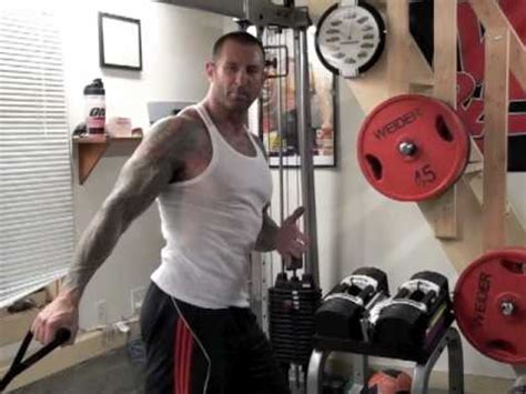 Behind-the-Back Cable Curl by Jim Stoppani - YouTube