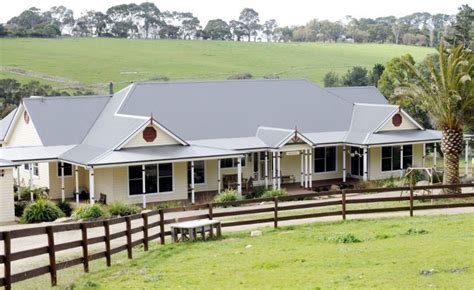 The quintessential Australian Farm House, the Ferny Hill Merricks flawlessly combines the best ...