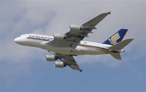 Singapore Airlines A380 by hanimal60 on DeviantArt